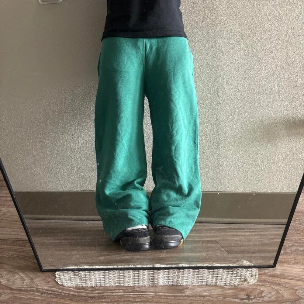 Vintage Y2K/2000s Green Baggy Essential Sweatpants! Fits S